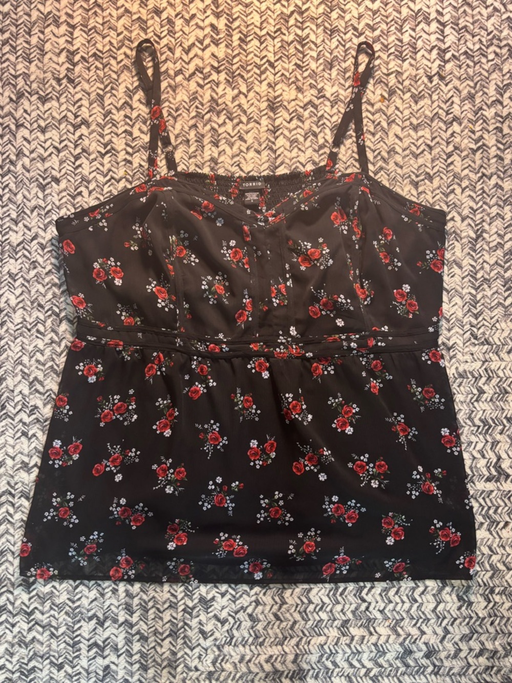 NWOT torrid Black Red Rose Floral Spaghetti Strap Camisole Blouse Size 5XL